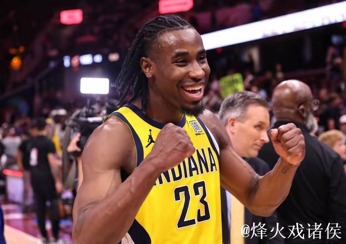 史密斯末节发力：狂砍8分飙中两记三分获好评